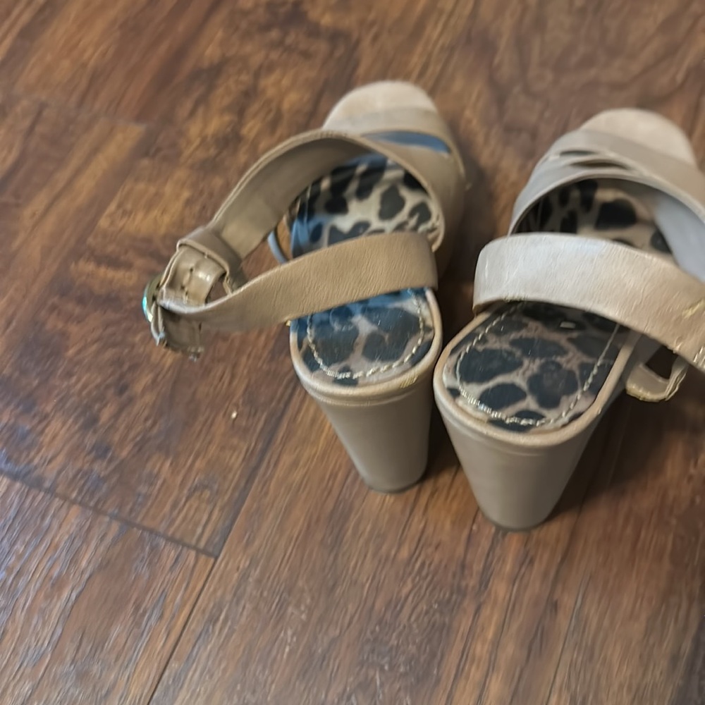 Jessica Simpson wedges - Picture 2 of 2